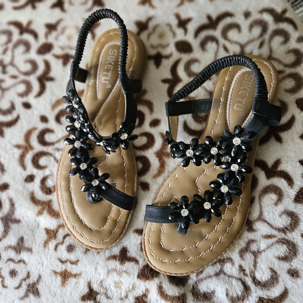 SIKETU Women's Flowered Rhinestone Slippers Sandals - Picture 5 of 7